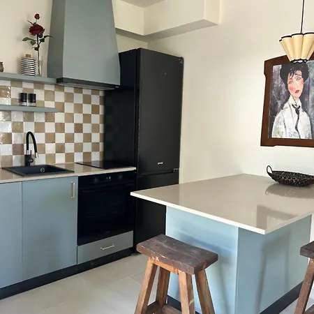 Steps To 3 Bedrooms 2 Bathrooms 2 Kitchens With A Terrace - 2 Parking Spots - Sea View * スヴェティ・ステファン